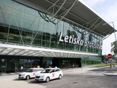 Bratislavské letisko vybavilo cez sviatočný víkend zhruba 300 letov