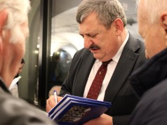 Hrnko venuje knihu o našej histórii mladým: aby vedeli, odkiaľ sú