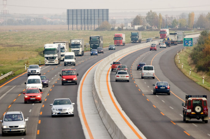 Ak pribudne 100 000 obyvateľov, pred Bratislavou nebude stačiť ani osempruh D1