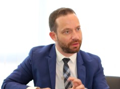 Para vysmial Tódovú: Monika, Monika, z tohto Pulitzerova cena nebude…