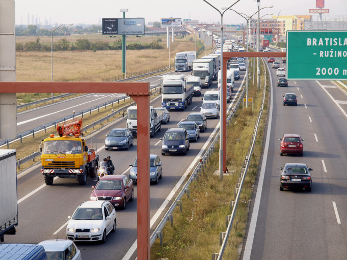 EÚ nahradí diaľničné známky mýtom, budeme platiť desaťnásobne viac