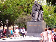 Pred 80 rokmi odhalili v Bratislave sochu Hviezdoslava