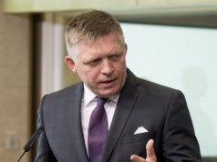 Fico k trestnému oznámeniu “slušných”: Poviem, kto je kým platený