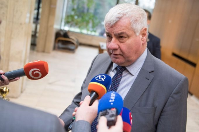 Eŕsek: Bratislavský obchvat bude meškať