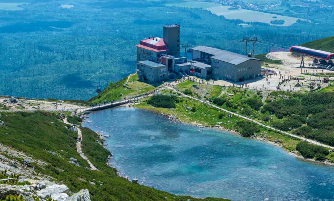 Historickú stanicu visutej lanovky na Skalnatom Plese zrekonštruujú