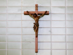 Dnes si veriaci pripomínajú sv. Štefana, prvého mučeníka