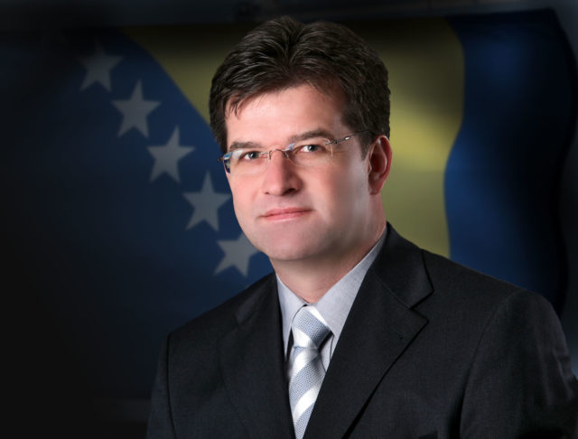 lajcak_bah