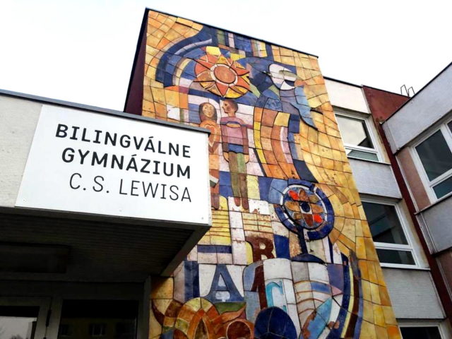 gymnazium_cs_lewisa