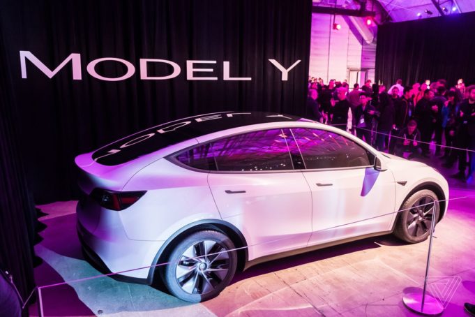Tesla predstavila Model Y, ľudové elektrické SUV