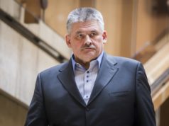 Konsolidačný balík môže byť rozdelený na dve časti