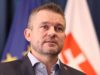 Prezident podpísal zvýšenie minimálnej penzie dôchodcom nad 85 rokov