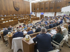 Parlament odmietol vysloviť nedôveru vláde SR
