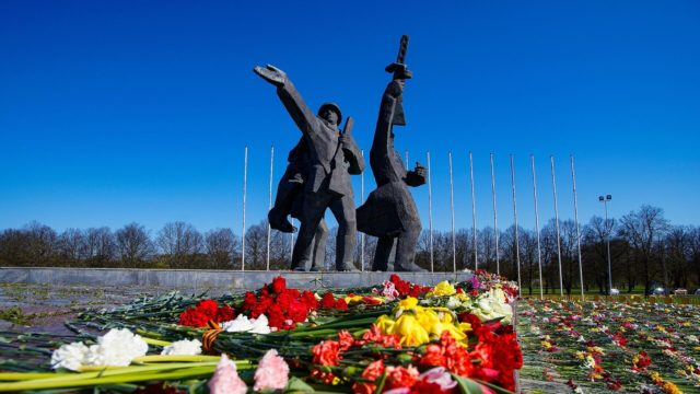 riga_pamatnik