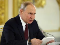 Trojstranné rokovania o mieri na Ukrajine zatiaľ podľa Kremľa nebudú