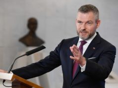 Prezident: Som pripravený prijať demisiu Petra Kmeca