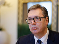 Tlak na Srbsko: Vučič nechce uznať Kosovo ani uvaliť sankcie na Rusko kvôli členstvu v EÚ