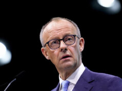 Merz: Európa by mala prehodnotiť zákaz spaľovacích motorov