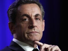 Súd nariadil prepustenie francúzskeho exprezidenta Sarkozyho z väzenia