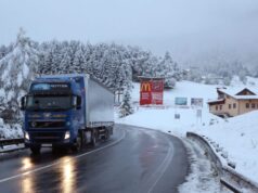 Správa ciest varuje pred padajúcimi skalami na priechode Donovaly