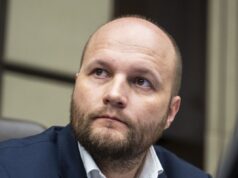 Polícia zadržala šéfku Pirátskej strany Zuzanu Šubovú, blízku k Jaroslavovi Naďovi