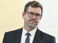 Šmilňák sa vzdá svojho poslaneckého mandátu v parlamente