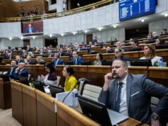 Parlament odmietol vysloviť nedôveru vláde