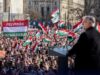 Orbán vyburcoval Budapešť: Maďarsko udržím ako ostrov pokoja