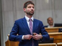 Šimečkova hlboká kríza sa odhalila v plnej nahote. Už ho nechcú ani vlastní