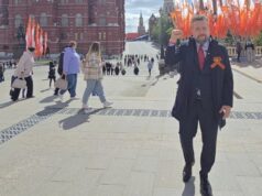 Premiér poletí do Moskvy alternatívnou trasou