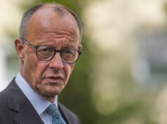 Merzov kabinet čelí po roku vládnutia kríze, koalícia sa otriasa