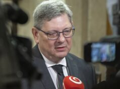 Občania by mohli ukončiť volebné obdobie ľudovým hlasovaním