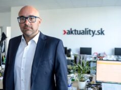 Premiér Fico žaluje šéfredaktora Aktualít Bárdyho. V hre je dvestotisíc eur