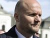 Demokrati spustili kampaň k referendu, po Slovensku budú voziť zlatú vaňu