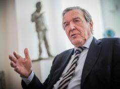 Krach „jednotného európskeho frontu“: Schröder priletel za Putinom