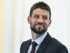 Viac ako polovica Slovákov si myslí, že Šimečka by mal odstúpiť z postu predsedu PS