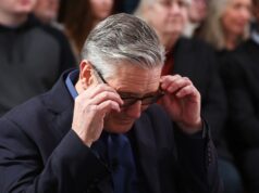 Médiá predpovedajú blížiace sa odstúpenie premiéra Starmera