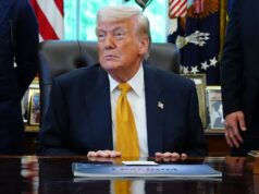 Trumpova popularita klesla na historické minimum