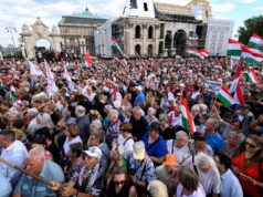 Tisíce Maďarov protestovali proti „diktatúre strany TISZA“