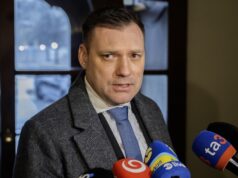 Taraba sa vzoprel SNS: Neodstúpim. Kuffa ministrom nebude
