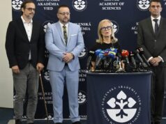 Vedci SAV pri analýze mRNA vakcín podľa amerických vedcov zatajili konflikt záujmov
