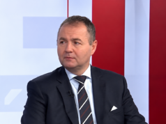Kéry v diskusii ostro proti politike PS: „Ukrajina za nás nebojuje“