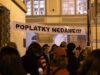 Horúco u susedov. Demonštranti sa pokúsili vniknúť do Poslaneckej snemovne