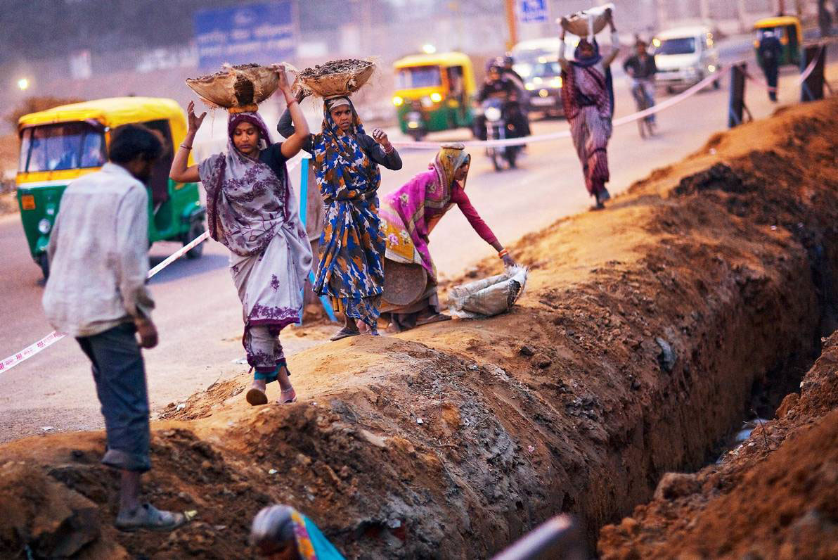 Индия развитие хозяйства. India economy. Бест Индия чем занимаются люди. Cultural Development in India. India's economy picture.